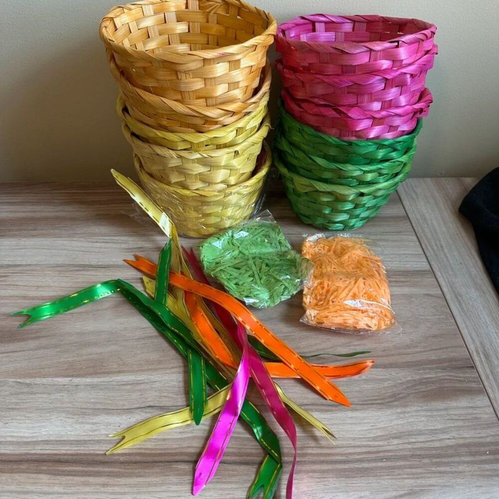 11 Woven Easter Baskets Colorful Bamboo Gift Candy Egg Hunt Basket Lot Craft